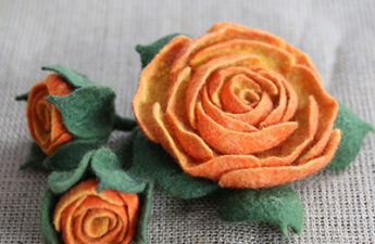 Аксессуары - цветы, брошки